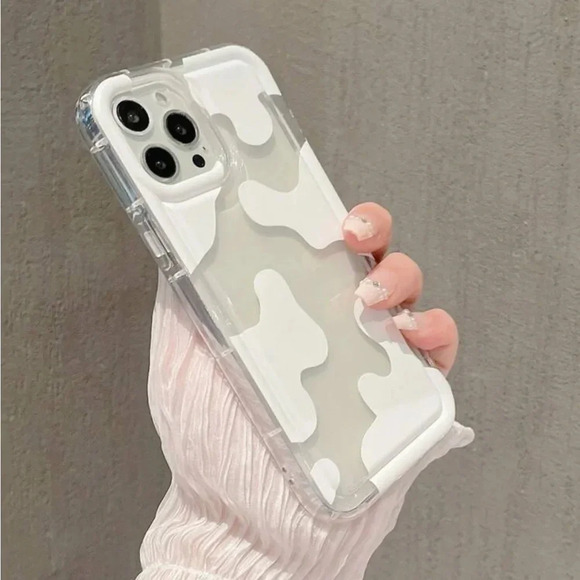 ⚠️Clearance iPhone 15/Pro/Pro Max White Cow Print Phone Case - Picture 3 of 5